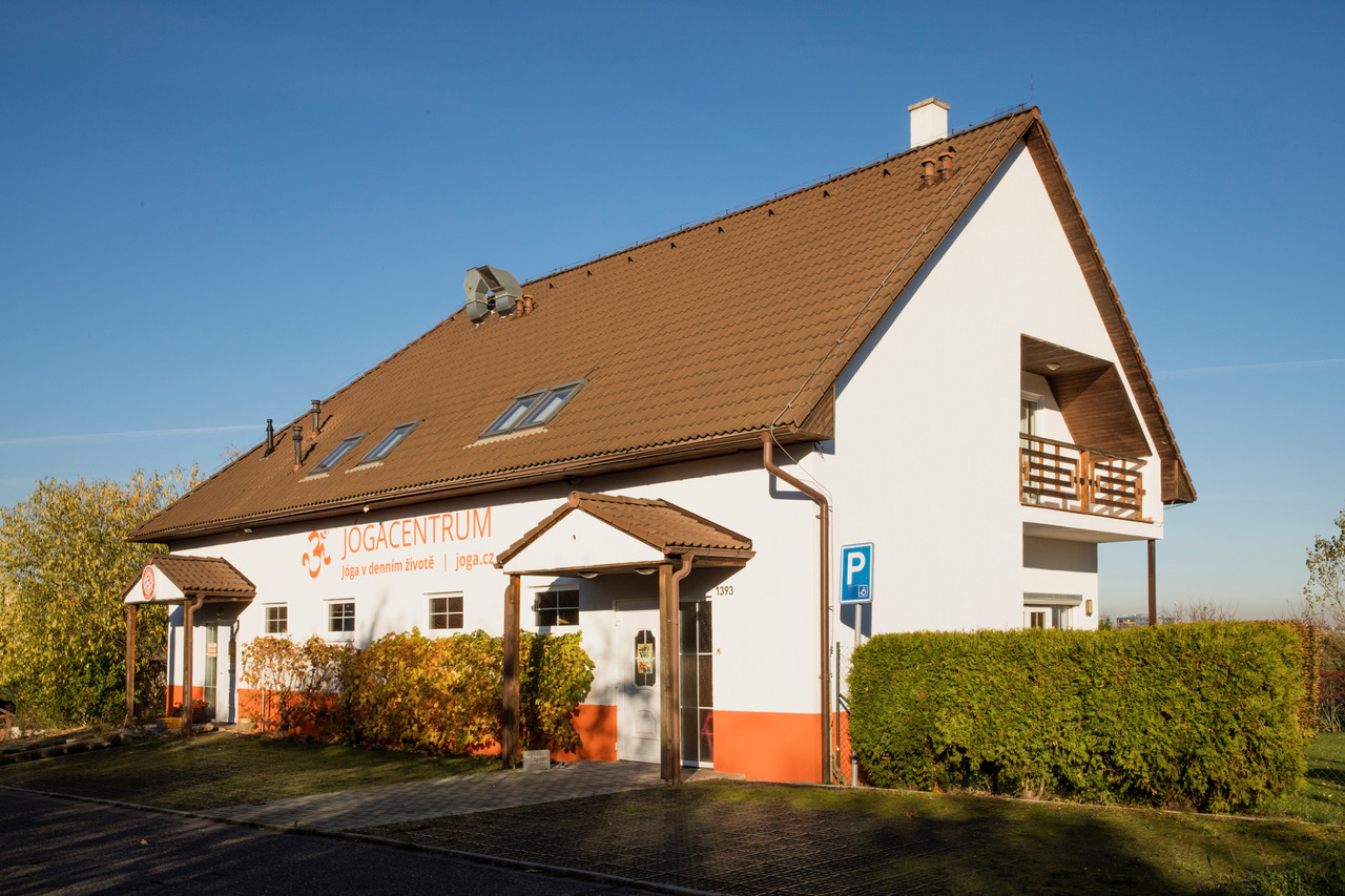 Velichovska dum z ulice